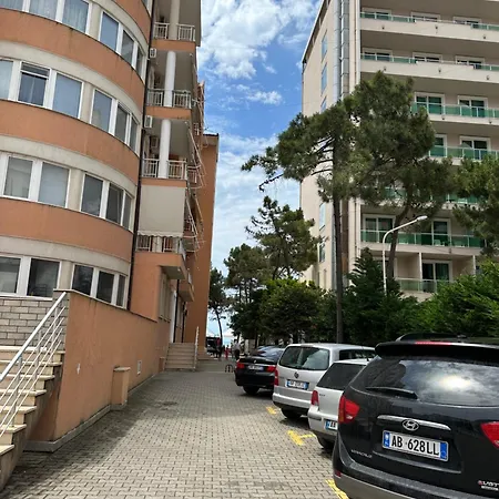 Apartment Vrapi *