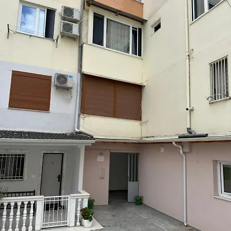 Vrapi Apartment